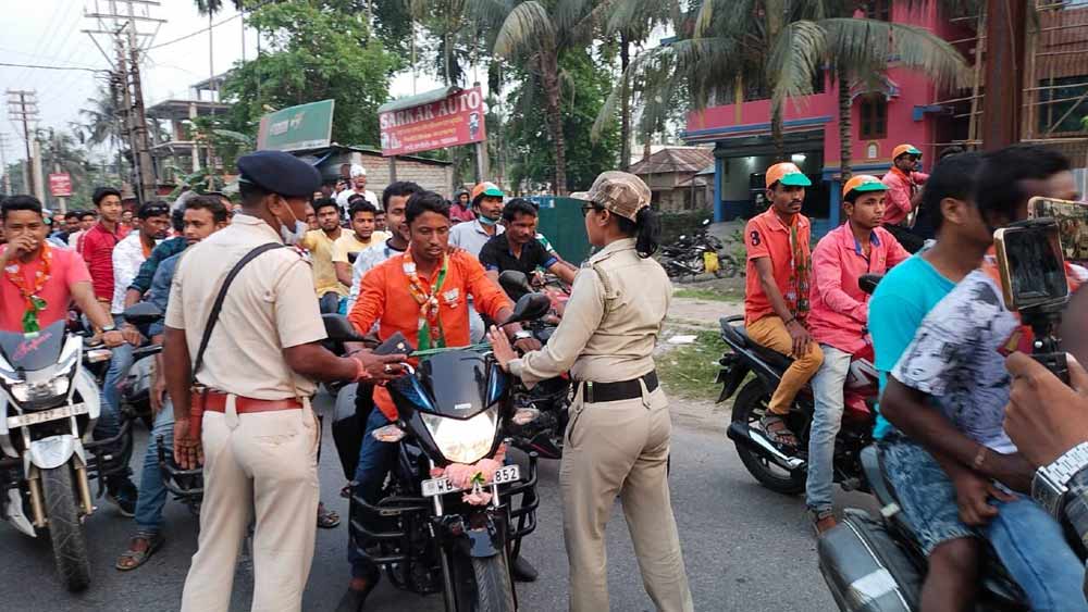বাইক বন্ধ করে কি ‘বাহিনী’ ঠেকাতে পারবে কমিশন !
