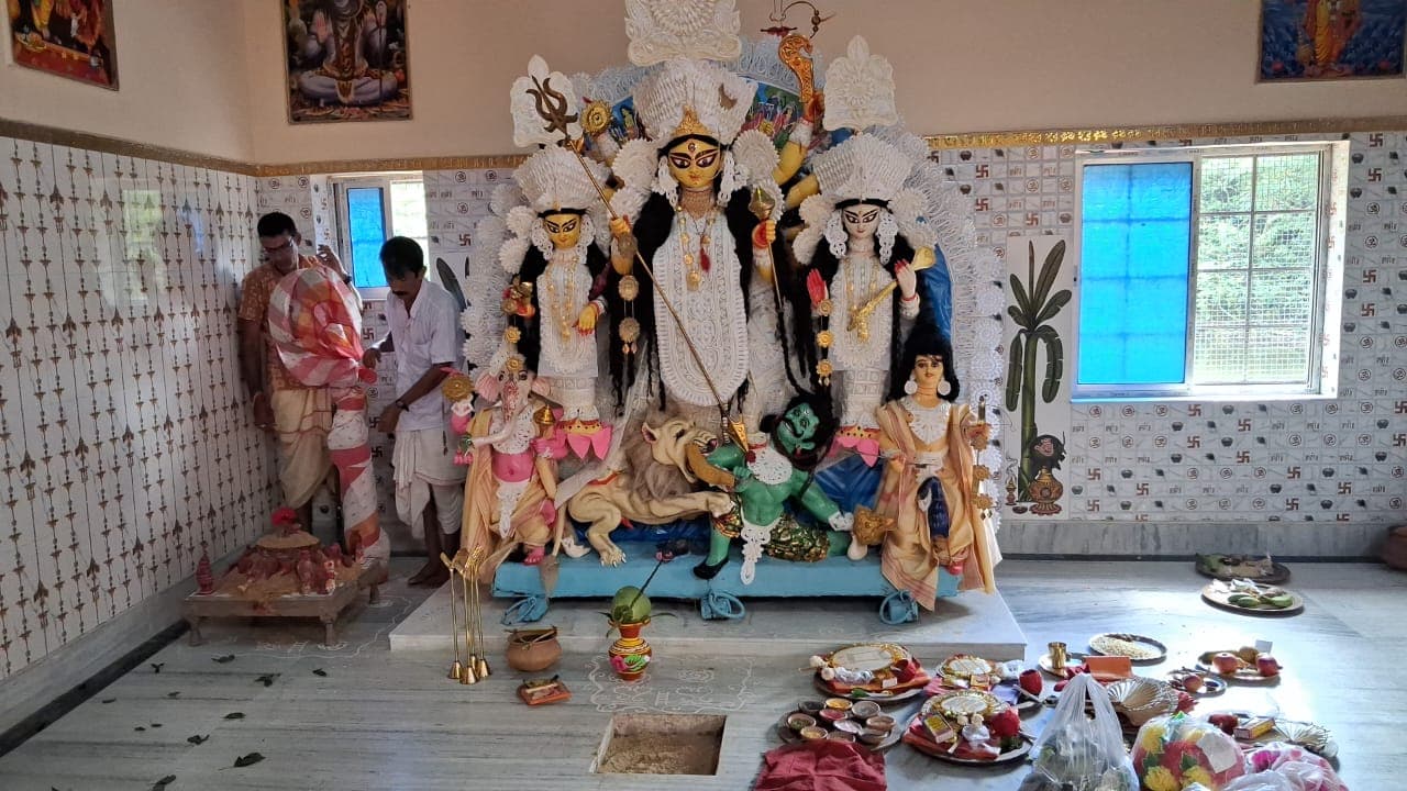 ঘোষ বাড়ির দুর্গোৎসব: ৩৭০ বছরেরও বেশি ঐতিহ্যের সাক্ষী পূর্ব বর্ধমান